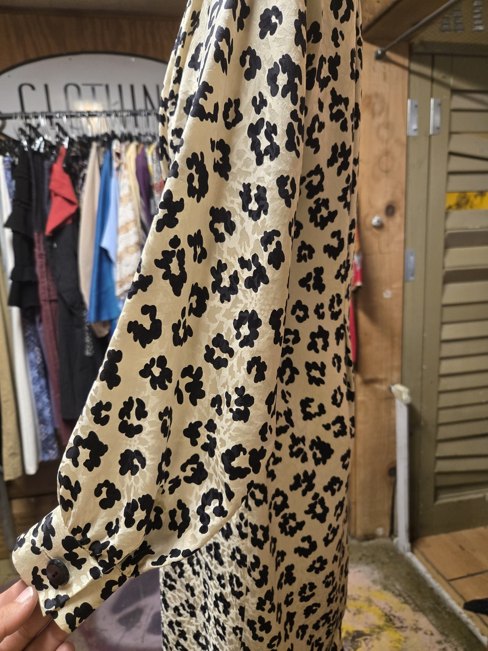 Liz Claiborne Cream and Black Leopard-Print Long Sleeve Shift Dress - Picture 7 of 8